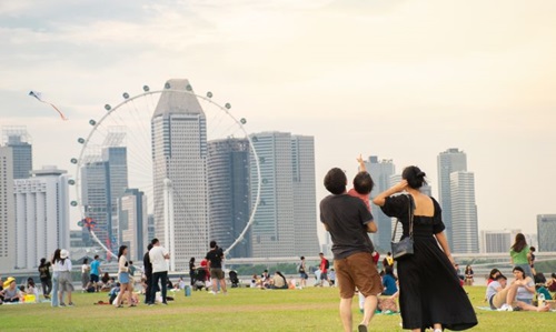 Singapore Public Holidays & Long Weekend Guide 2025